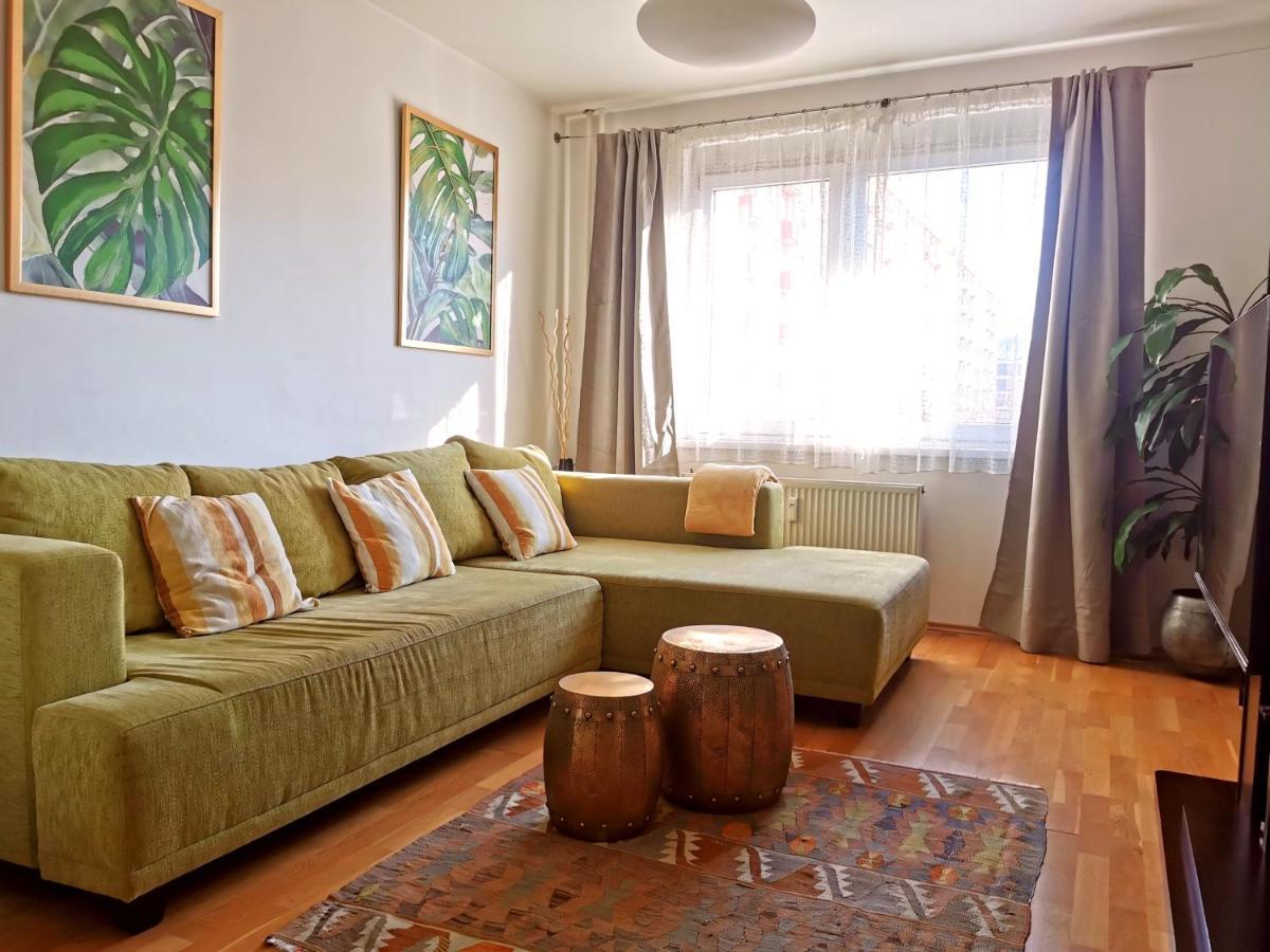 Cozyhome Retro Apartment Bratislava Luaran gambar